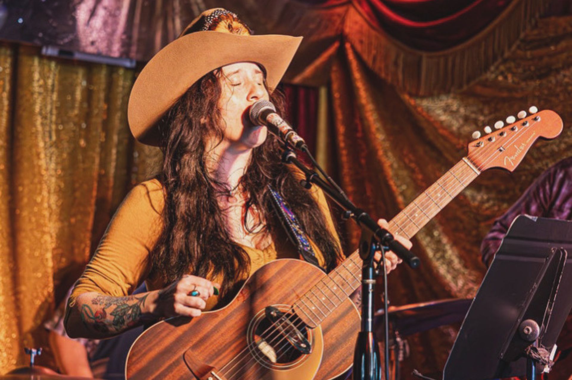 Lindsay Beaver - Live Music at the Water Trough